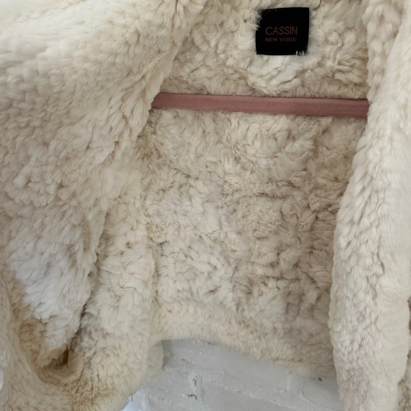 Women's Cream Teddy Jacket - Picture 5 of 8